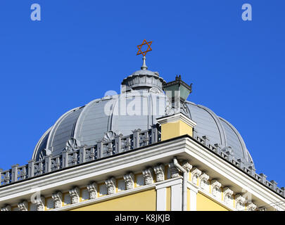 Kuppel der Synagoge mit einem Davidstern gekrönt Stockfoto