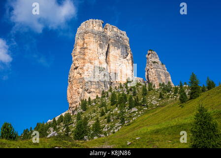 Fünf Türme vom Rifugio Cinque Torri Stockfoto