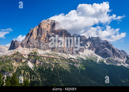 Tofane ist ein Berg in den Dolomiten in Norditalien, westlich von Cortina d'Ampezzo. Stockfoto