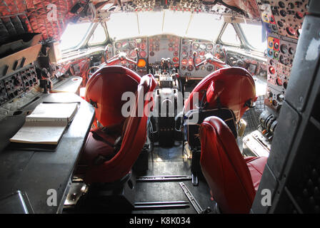 Vereinigtes Königreich, Shenley, London Colney, die de Havilland aircraft Museum, Comet 4 Cockpit Stockfoto