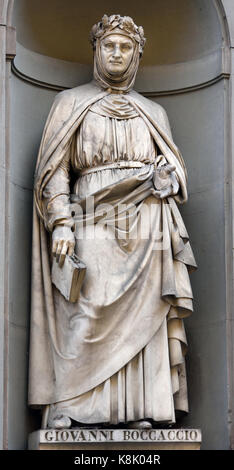 Giovanni Boccaccio 1313 - 1375 Italienisch, Schriftsteller, Dichter, Korrespondent von Petrarca', und eine wichtige Renaissance Humanist. Boccaccio schrieb das Decameron und über berühmte Frauen. Statue in den Uffizien in Florenz, Toskana, Italien. von Odoardo Fantacchiotti Stockfoto