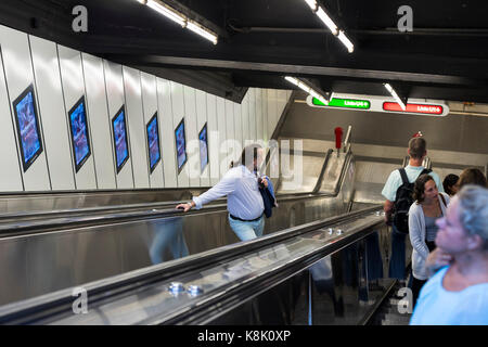 Wien, Österreich - 23 August 2017: Die Metro-station Österreich in der Stadt Wien. Stockfoto