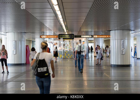 Wien, Österreich - 23 August 2017: Die Metro-station Österreich in der Stadt Wien. Stockfoto