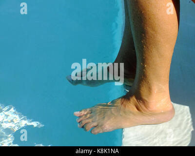 Frau, SCHWIMMBAD Stockfoto