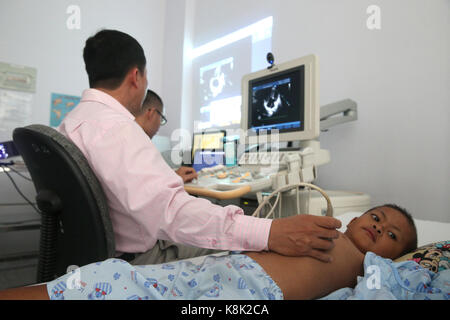 Tam duc Heart Hospital. Doppler Echokardiographie. Ho Chi Minh Stadt. Vietnam. Stockfoto