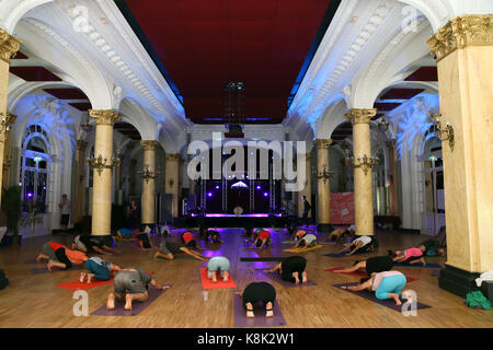 Chamonix yoga Festival. Frankreich. Stockfoto