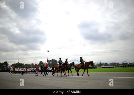 Kathmandu, Nepal. 19 Sep, 2017. Personal der nepalesischen Armee nimmt teil an einer Feier der Tag der Verfassung in Nepal Armee Pavillon, Tundikhel, Kathmandu, Nepal am Dienstag, 19. September 2017. Credit: Narayan Maharjan/Pacific Press/Alamy leben Nachrichten Stockfoto