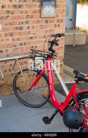 Reddy Go bike auf der BIKE RACK Wollstonecraft Bahnhof Stockfoto