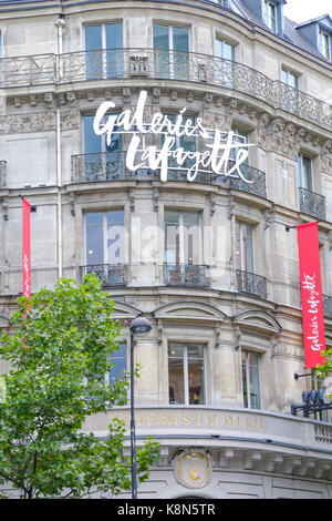 Paris, Frankreich: Galerie Lafayette historische Schaufenster und Gebäude im Herzen von Paris. Stockfoto