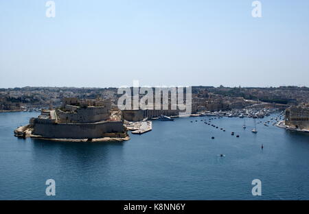 Blick über den Grand Harbour in Valletta, Kalkara, Castiglioncello und Fort St. Angelo, Malta Stockfoto