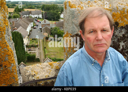 Autor, Dichter, playright Michael Morpurgo im Dorf in der Nähe von Okehampton iddesleigh, Devon. Stockfoto