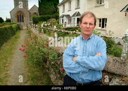 Autor, Dichter, playright Michael Morpurgo im Dorf in der Nähe von Okehampton iddesleigh, Devon. Stockfoto