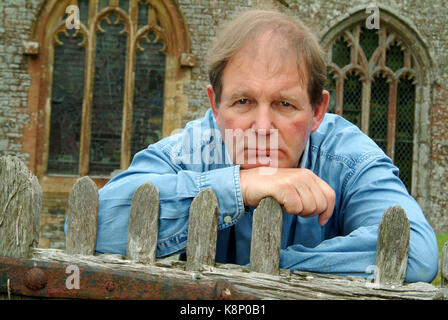 Autor, Dichter, playright Michael Morpurgo im Dorf in der Nähe von Okehampton iddesleigh, Devon. Stockfoto