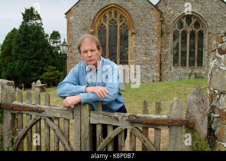 Autor, Dichter, playright Michael Morpurgo im Dorf in der Nähe von Okehampton iddesleigh, Devon. Stockfoto