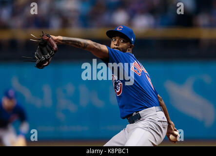 Tropicana Field. 19 Sep, 2017. Florida, USA - Chicago Cubs Entlastung Krug Carl Edwards Jr. (6) wirft ein Pitch im 8. Inning im Spiel zwischen den Chicago Cubs und die Tampa Bay Rays am Tropicana Feld. Del Mecum/CSM/Alamy leben Nachrichten Stockfoto