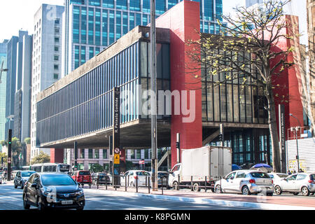 Sao Paulo, Brasilien. 20 Sep, 2017. Stau und Fassade der Sao Paulo (Portugiesisch, Museu de Arte de Sao Paulo, oder MASP) auf der Avenida Paulista Avenue, Central Region von Sao Paulo, am Mittwoch (20.). Credit: Alf Ribeiro/Alamy leben Nachrichten Stockfoto