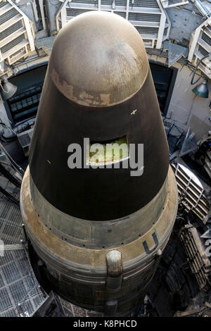 Sahuarita, Arizona, USA. 20 Sep, 2017. Ein Titan-II-Rakete als von oben auf dem Silo am Titan Missile Museum, Standort eines ehemals betrieblichen Titan II ICBM Komplex gesehen. Jetzt ausgeübt durch die Arizona Stiftung für Luft- und Raumfahrt, das Museum bietet dem Besucher Führung Zugang zu seinen missile Silo, Control Center und Tunneln. Titan II Launch Complex 571-7, wie es damals war bekannt, wurde 1963 auf dem Höhepunkt des Kalten Krieges mit der Sowjetunion, und De war - im November 1982 aktiviert, die als Ergebnis einer nuklearen Vertrag. Credit: ZUMA Press, Inc./Alamy leben Nachrichten Stockfoto