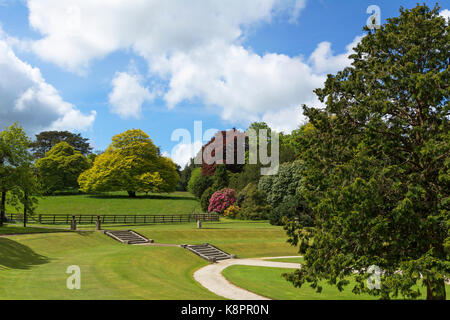 Ein klassisches Land garten landschaft Zum vielfältigen Angebot an touristischen Haus in der Nähe von Bodmin, Cornwall, England, Großbritannien. Stockfoto