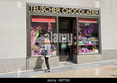 Die Teuscher Chocolatier Shop Verkauf von Schweizer Schokolade. Im Rockefeller Center, Midtown Manhattan, New York City Stockfoto