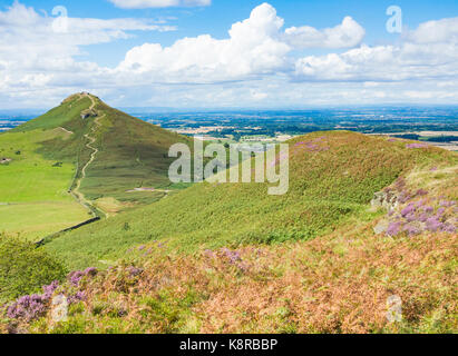 Roseberry Topping von Little Roseberry auf dem Cleveland Way National Trail. North York Moors National Park, North Yorkshire, England. Großbritannien Stockfoto