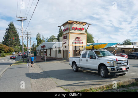 Co-op-Supermarkt in Ucluelet, British Columbia, Kanada (September 2017) Stockfoto