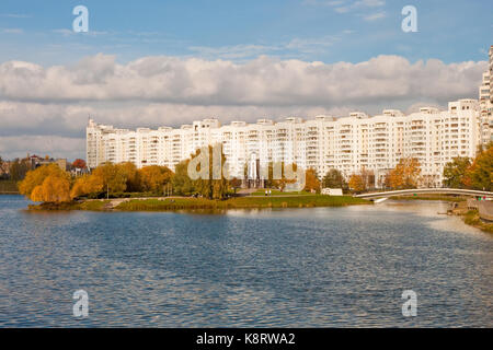 Blick auf die Insel der Tränen, ein Denkmal für die sowjetischen Soldaten aus Belarus, die in Afganistan Krieg starb, Minsk, Belarus Stockfoto