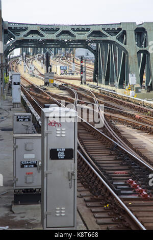 Titel bei F&G 4. Ave/9th Street U-Bahn Station in Park Slope, Brooklyn, NY erhöhten Stockfoto