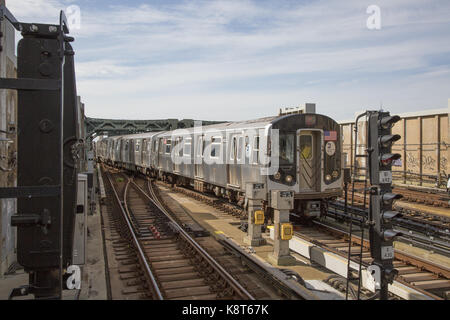 Titel bei F&G 4. Ave/9th Street U-Bahn Station in Park Slope, Brooklyn, NY erhöhten Stockfoto