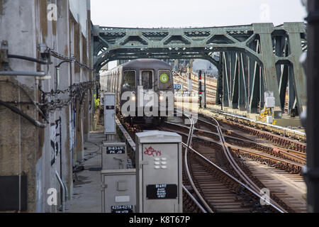 Titel bei F&G 4. Ave/9th Street U-Bahn Station in Park Slope, Brooklyn, NY erhöhten Stockfoto