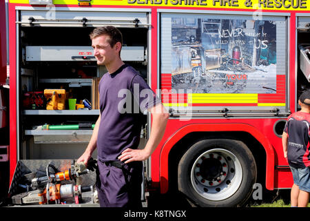 Hoffe, Derbyshire, UK. August 28, 2017. Eine Präsentation der Derbyshire Feuerwehr und Rettung im Land der Hoffnung in Derbyshire. Stockfoto