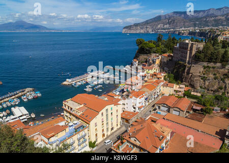 Sorrento, Italien, 18. September 2017. Einen erhöhten Blick auf die Marina Grande, Sorrento, Italien. © Paul Davey Stockfoto