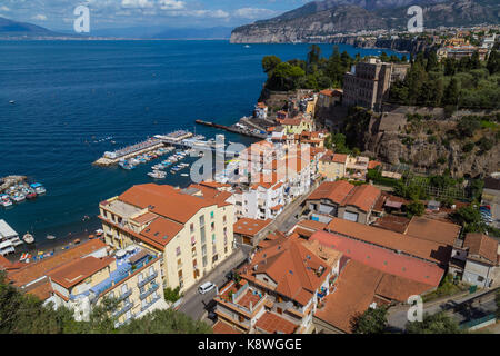 Sorrento, Italien, 18. September 2017. Einen erhöhten Blick auf die Marina Grande, Sorrento, Italien. © Paul Davey Stockfoto