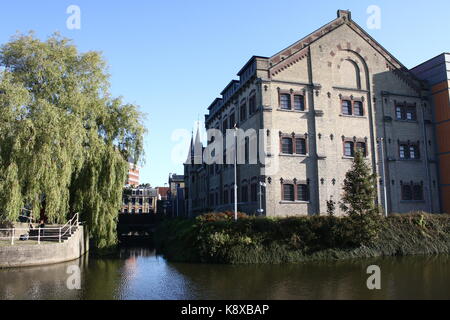 Blokhuispoort, der ehemaligen Justizvollzugsanstalt in Zuider Stadsgracht Kanal in Leeuwarden, Friesland, Niederlande Stockfoto