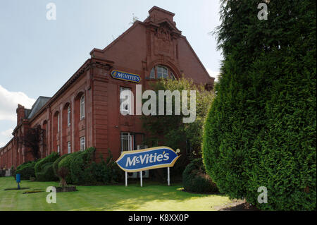 Ein Zeichen außerhalb des McVitie an der Grenze der Levenshulme und Heaton Kapelle in Manchester mit dem Firmenlogo (nur redaktionelle Nutzung). Stockfoto