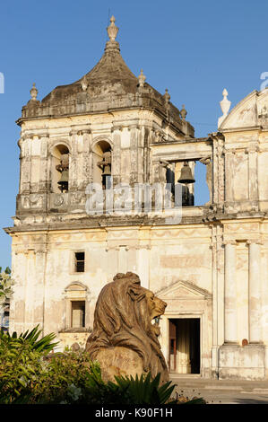 Leon - die spanische Kolonialstadt in Nicaragua hat die größten Kathedrale in Zentralamerika und der farbenfrohen Architektur. Stockfoto