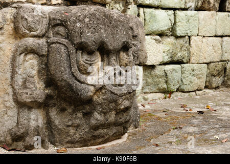 Honduras, Ruinen Maya-Stadt in Copan. Das Bild zeigt Details der Verzierung der Wände des Tempels Stockfoto