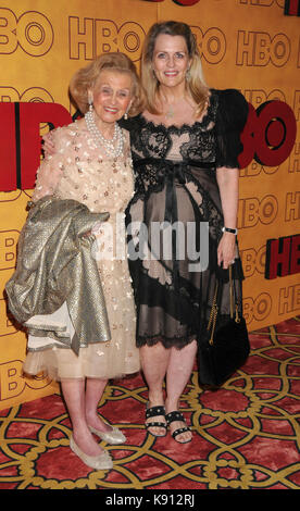 Los Angeles, Kalifornien, USA. 17 Sep, 2017. 17. September 2017 - Los Angeles, Kalifornien USA-Socialite NANCY DAVIS, Socialite Barbara Davis an der ''HBO Emmy Partei'' im Pacific Design Center, Los Angeles, Kalifornien statt. Credit: Paul Fenton/ZUMA Draht/Alamy leben Nachrichten Stockfoto