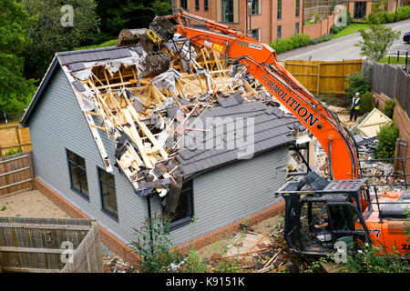 Tuesley Lane Godalming. 21. September 2017. Gehäuse Programm zur Entwicklung der Waverley Borough Council an Dynamik gewonnen. Abriss eines Teils der Krankenhaus Website am Milford in Surrey Weg für neue Sozialwohnungen in der godalming Bereich zu machen. Credit: James Jagger/Alamy leben Nachrichten Stockfoto