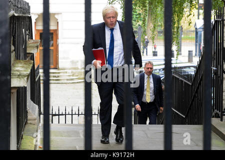 London, Großbritannien. 21 Sep, 2017. Außen- und Commonwealth Staatssekretär Boris Johnson kommt zu kabinettssitzung Gesetz Nr. 10 Downing Street Credit: ZUMA Press, Inc./Alamy Leben Nachrichten teilnehmen Stockfoto