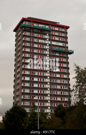 Belfast, UK. 21 Sep, 2017. Belfast, fällt, Straße, 21. September 2017. Die Nordirland Gehäuse Executive (Nihe) sind alle Residential Tower Blocks nach der Grenfell Brand in London zu prüfen. Credit: Bonzo/Alamy leben Nachrichten Stockfoto