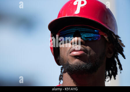 Philadelphia, Pennsylvania, USA. 21 Sep, 2017. Philadelphia Phillies Mittelfeldspieler Odubel Herrera (37) Während der MLB Spiel zwischen den Los Angeles Dodgers und Philadelphia Phillies am Citizens Bank Park in Philadelphia, Pennsylvania, aussieht. Christopher Szagola/CSM/Alamy leben Nachrichten Stockfoto