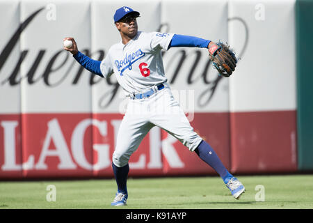 Philadelphia, Pennsylvania, USA. 21 Sep, 2017. Los Angeles Dodgers linken Feldspieler Curtis Granderson (6) in Aktion während der MLB Spiel zwischen den Los Angeles Dodgers und Philadelphia Phillies am Citizens Bank Park in Philadelphia, Pennsylvania. Christopher Szagola/CSM/Alamy leben Nachrichten Stockfoto