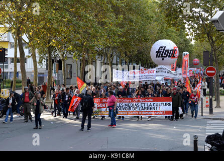 September 21, 2017 - Paris wieder zurück in Paris, um die Proteste gegen eine Reform der französischen Arbeitsrecht Donnerstag sank, als Präsident Emmanuel Längestrich vorbereitet, um die Änderungen zu endgültige Zustimmung Freitag geben. Die Polizei schätzt, dass 16.000 Menschen gegen den Plan in Paris Donnerstag marschierten während Gewerkschaften 55.000 sagen. Der 39-jährige Präsident sagte, seine Wahlsiege im Mai und Juni gab ihm die Legitimation durch die Reformen voranzubringen. Stockfoto