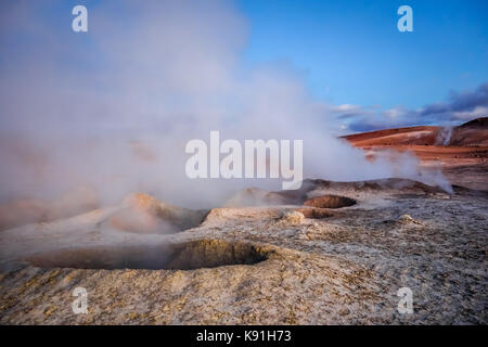 Sol de Manana geothermische Feld in Sud lipez reserva Eduardo Avaroa, Bolivien Stockfoto