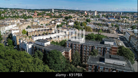 Luftaufnahme auf einem luxuriösen Wohngegend viktorianischen Dorf im Norden von London Stockfoto