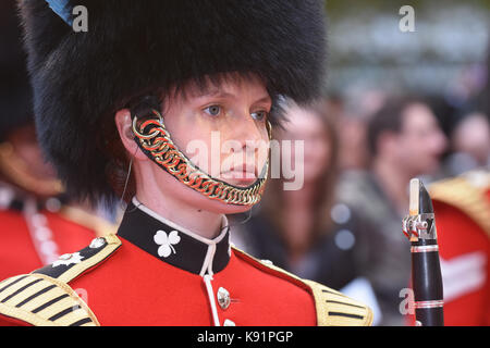 Band der Irish Guards, goodbye Christopher Robin - Weltpremiere, Odeon Leicester Square, London, UK Stockfoto