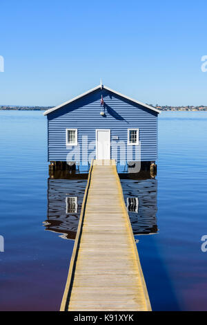 Die Crawley Kante Boatshed auch als Blue Boat House auf dem Swan River in Matilda Bay, Crawley, Perth, Western Australia bekannt Stockfoto