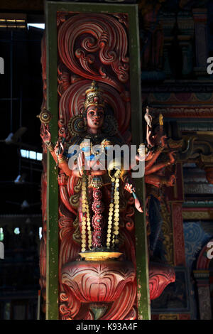 Pettah Colombo Sri Lanka Neue kathiresan Kovil Tempel für Krieg Gott murugan Statue der hinduistischen Göttin Dhanalakshmi Stockfoto