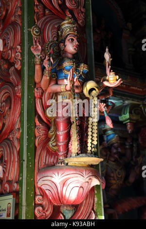 Pettah Colombo Sri Lanka Neue kathiresan Kovil Tempel für Krieg Gott murugan Statue der hinduistischen Göttin Dhanalakshmi Stockfoto