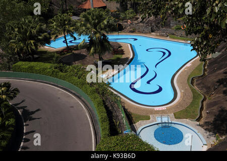 Tennekumbura Kandy Sri Lanka Earl's Regency Hotel Swimmingpool und Planschbecken Stockfoto